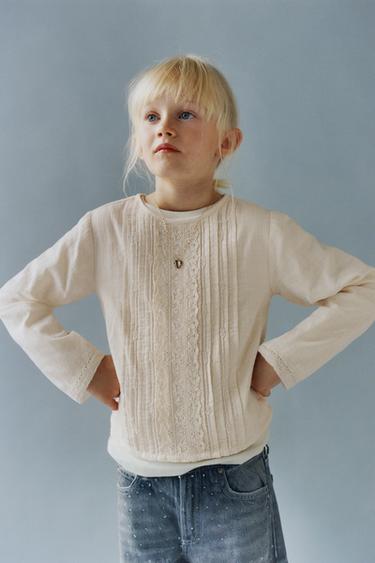 HEMD MIT STICKEREI UND SCHMUCKPERLEN - Cremefarben von Zara