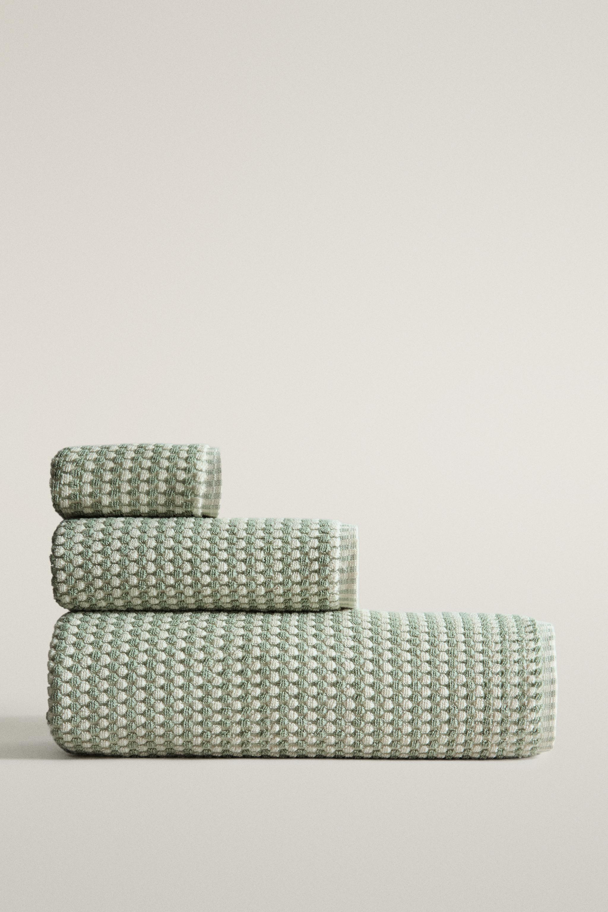 SERVIETTE DE BAIN EN COTON TEXTURÉ
