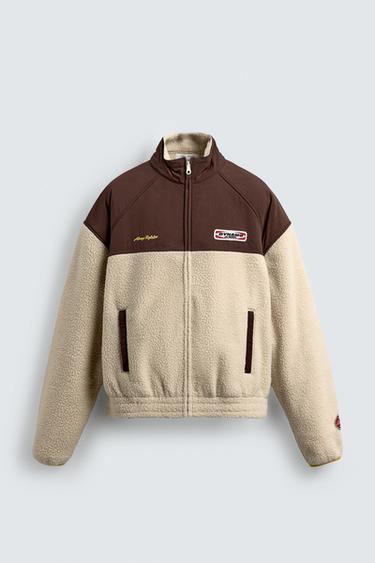 Zara KONTRASTNA JAKNA OD VEŠTAČKOG JAGNJEĆEG KRZNA – Smeđa