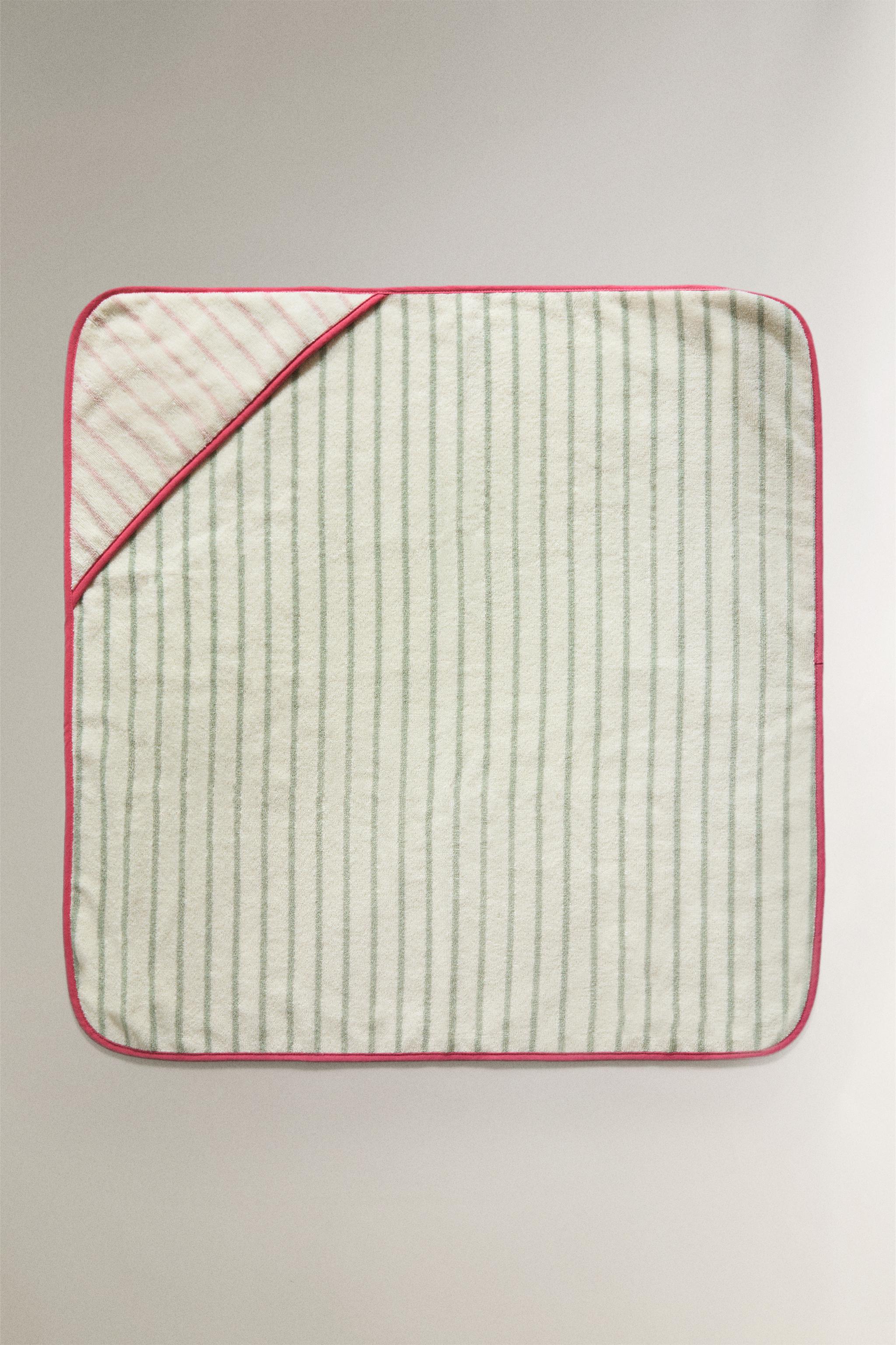 REVERSIBLE STRIPED HOODED BABY TOWEL