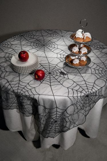 할로윈 튤 거미줄 테이블보 - Zara 멀티컬러