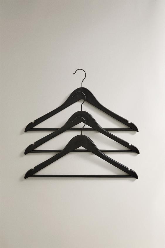 LACQUERED WOODEN HANGER (SET OF 3) - Black by Zara - Image 0