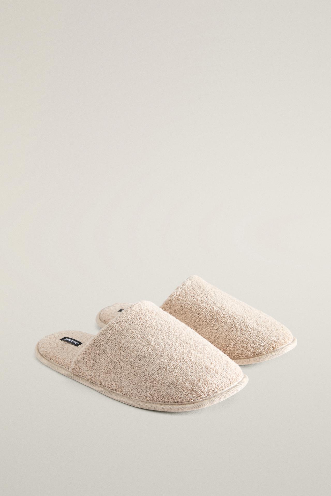 BATH TOWEL SLIPPERS — Beige