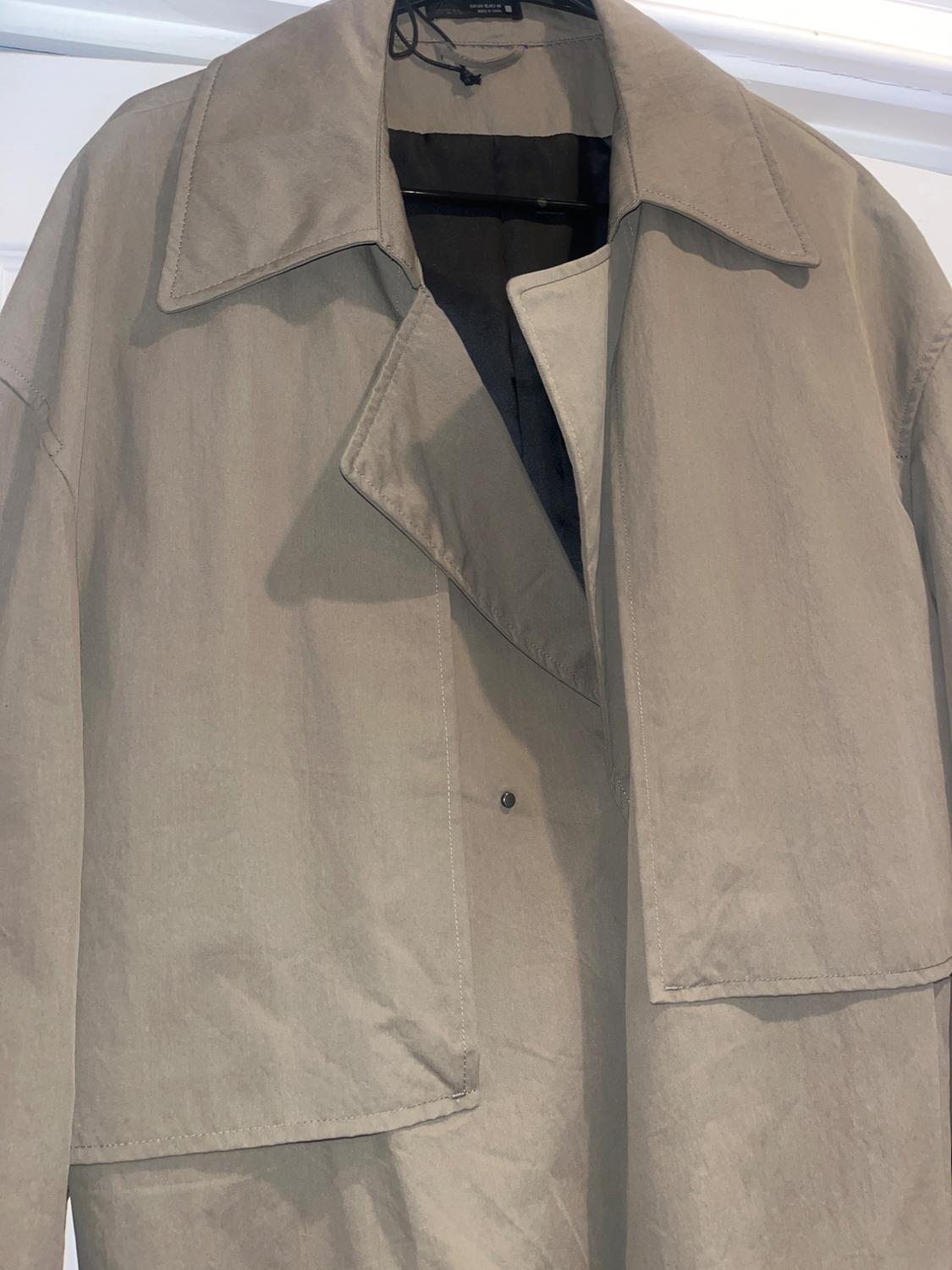 LIGHT JACKET, OVERSIZED. FITS TRUE TO SIZE - Image 3