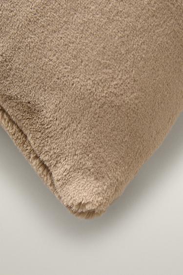 SOLID FAUX FUR CUSHION COVER — Beige 2