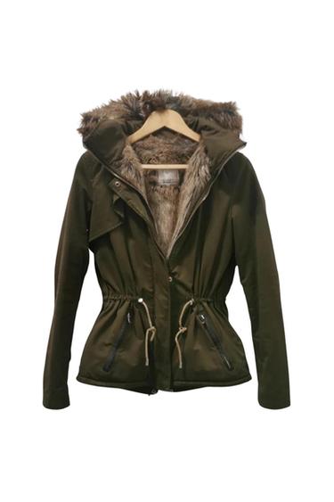 PARKA IMPERMEAVEL COM CAPUZ