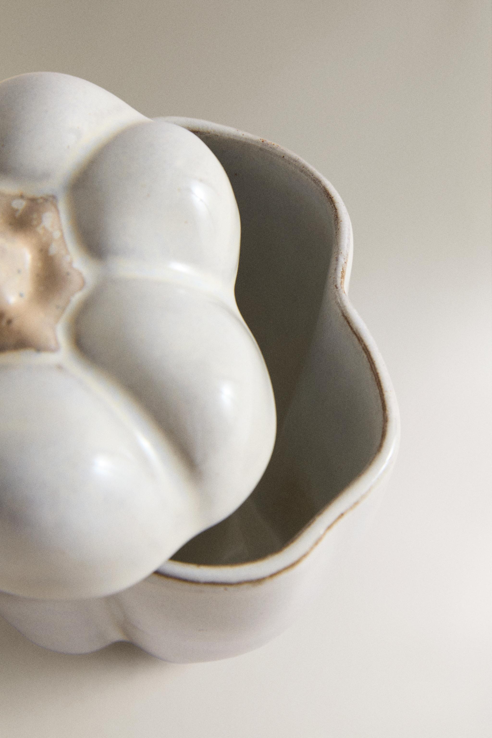 PEPPER EARTHENWARE STORAGE JAR
