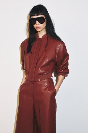 Zara BOMBER JAKNA OD UMJETNE KOŽE S JASTUČIĆIMA ZA RAMENA U KOMPLETU – cigla