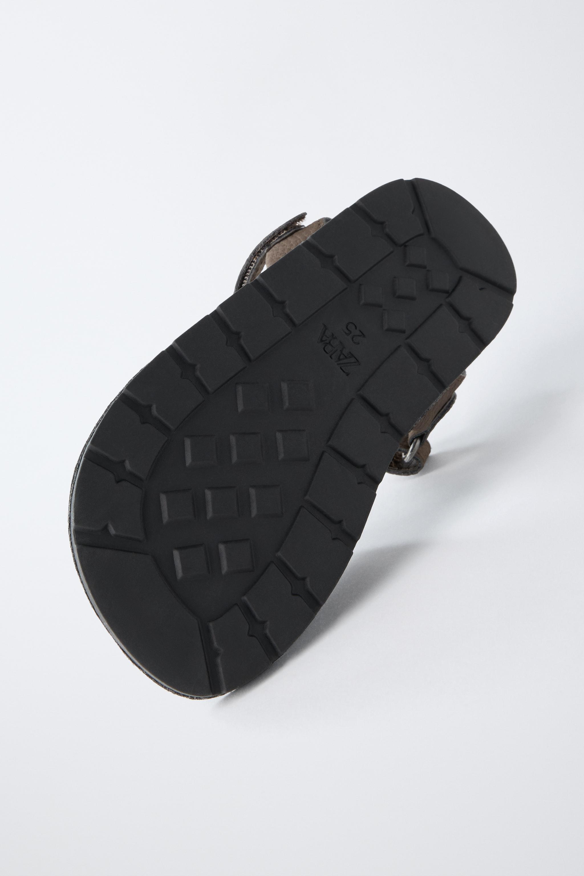 WIDE STRAP SANDALS