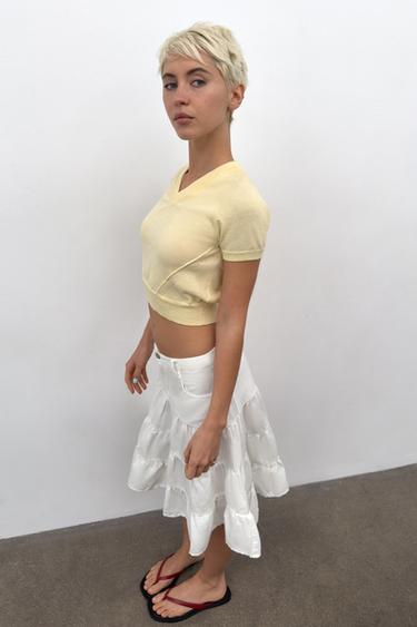 Zara SHORT SLEEVE V-NECK KNIT TOP - Light yellow