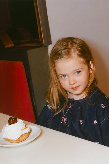 DENIM JACKET WITH EMBROIDERED FLOWERS - Blue by Zara