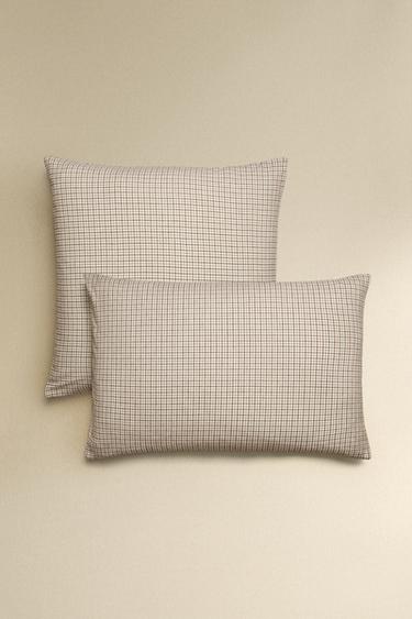 FUNDA ALMOHADA FRANELA CUADROS PEQUEÑOS - Crudo de Zara - Imagen 0