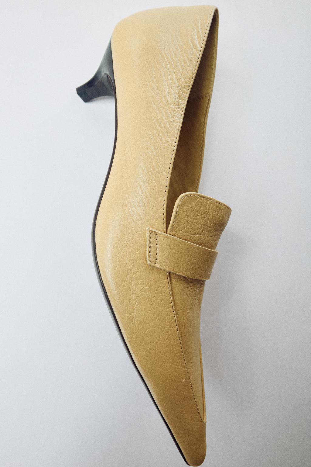 LEATHER HEELED LOAFER