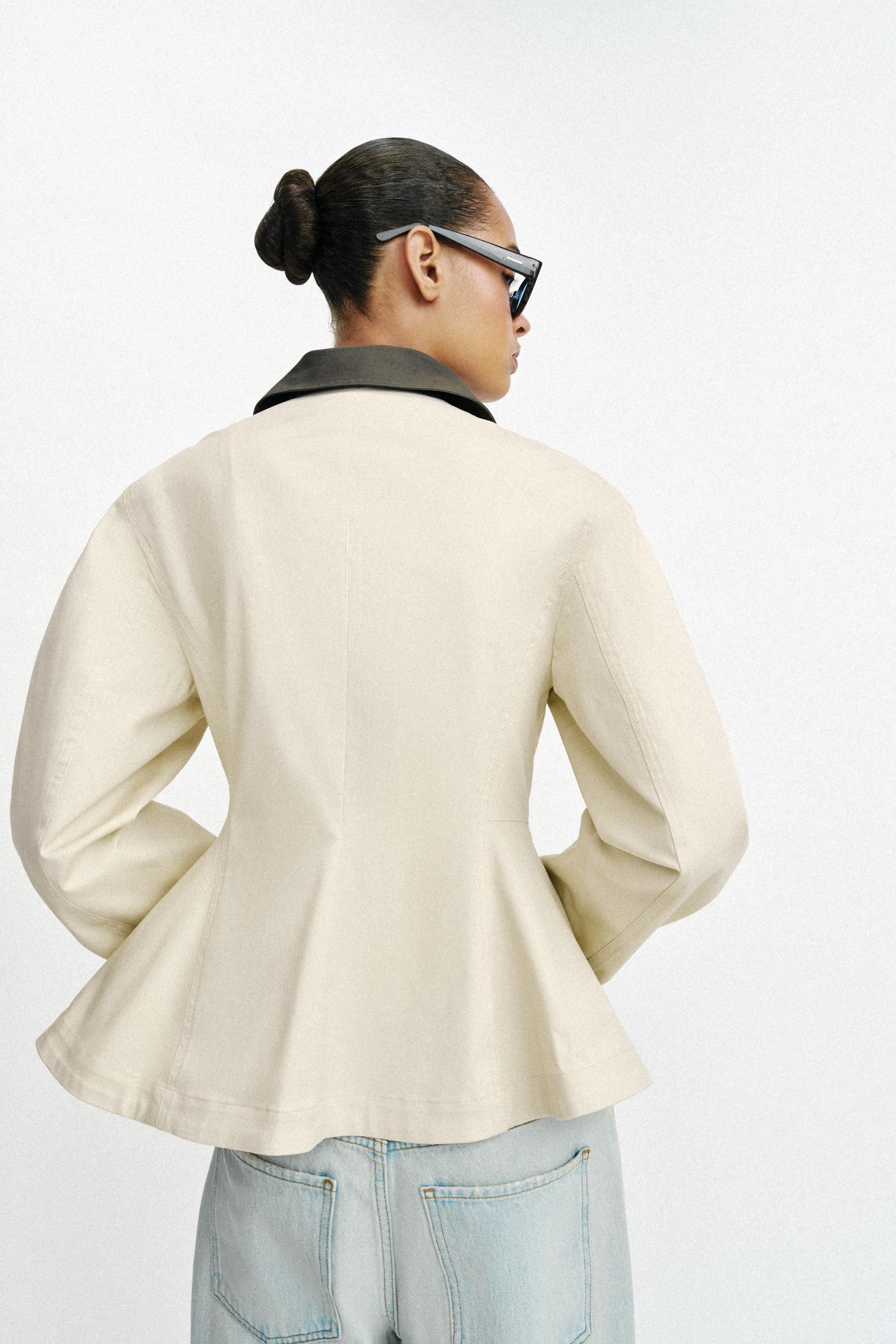 CONTRAST COLLAR PEPLUM JACKET