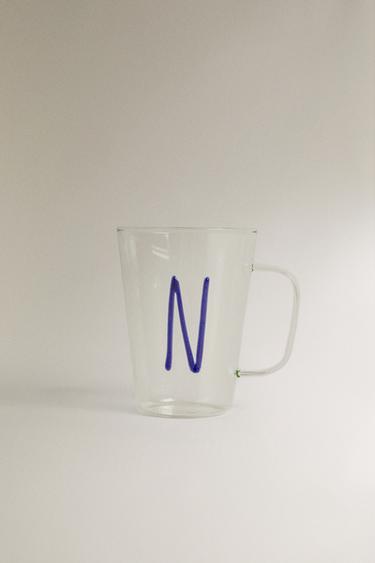 Zaras MUGG I BOROSILIKATGLAS MED INITIALEN N - Kobolt