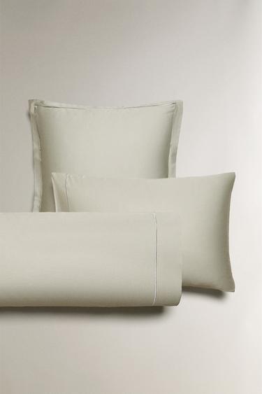 SATEEN PILLOWCASE WITH TRIM (300 THREAD COUNT) - Light green by Zara