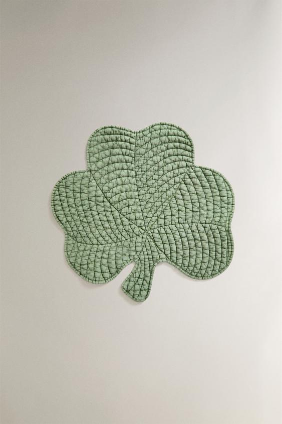 MANTEL INDIVIDUAL ACOLCHADO TRÉBOL - Verde de Zara - Imagen 0