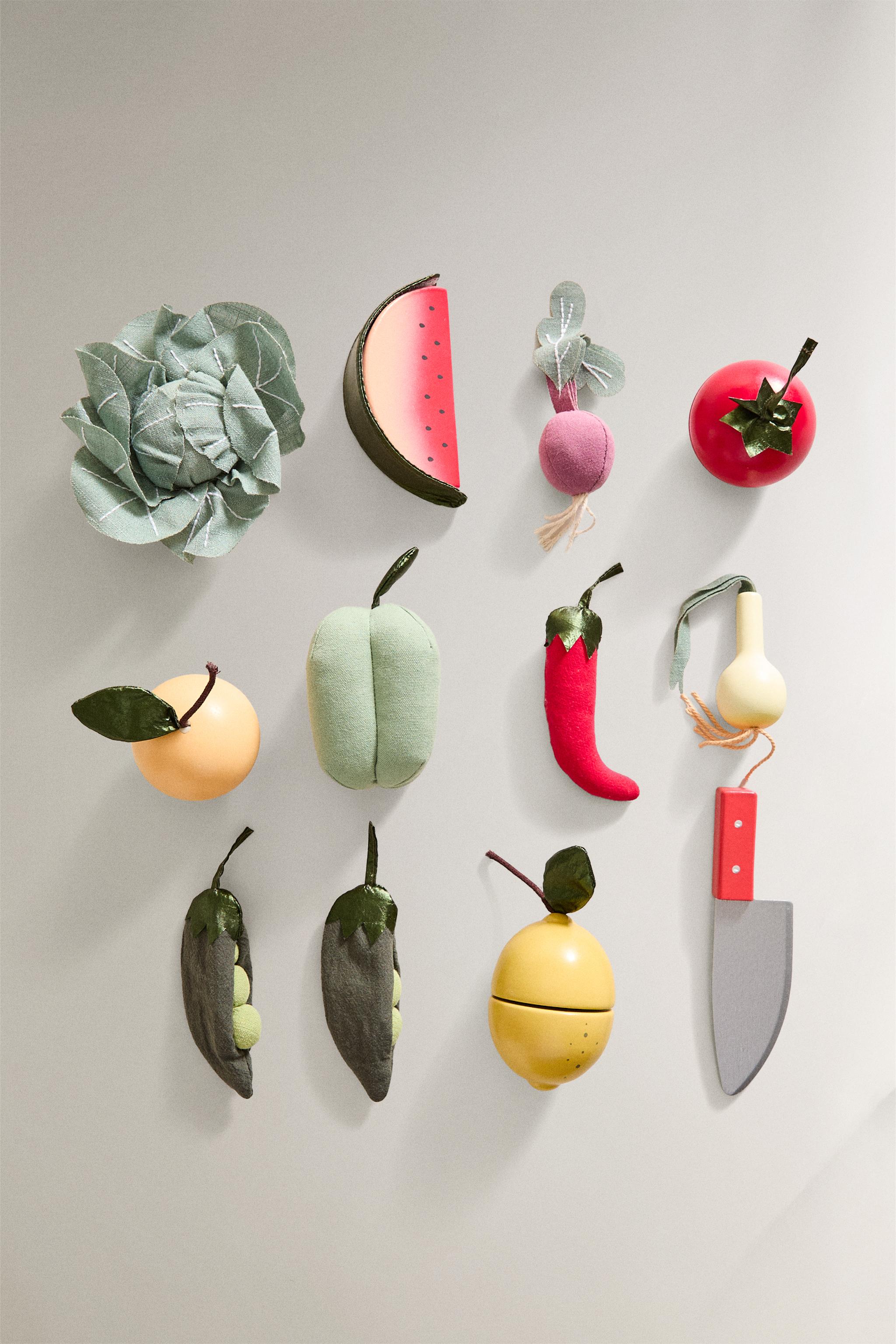 Zara KIDS' FRUIT AND VEGETABLE TOY SET