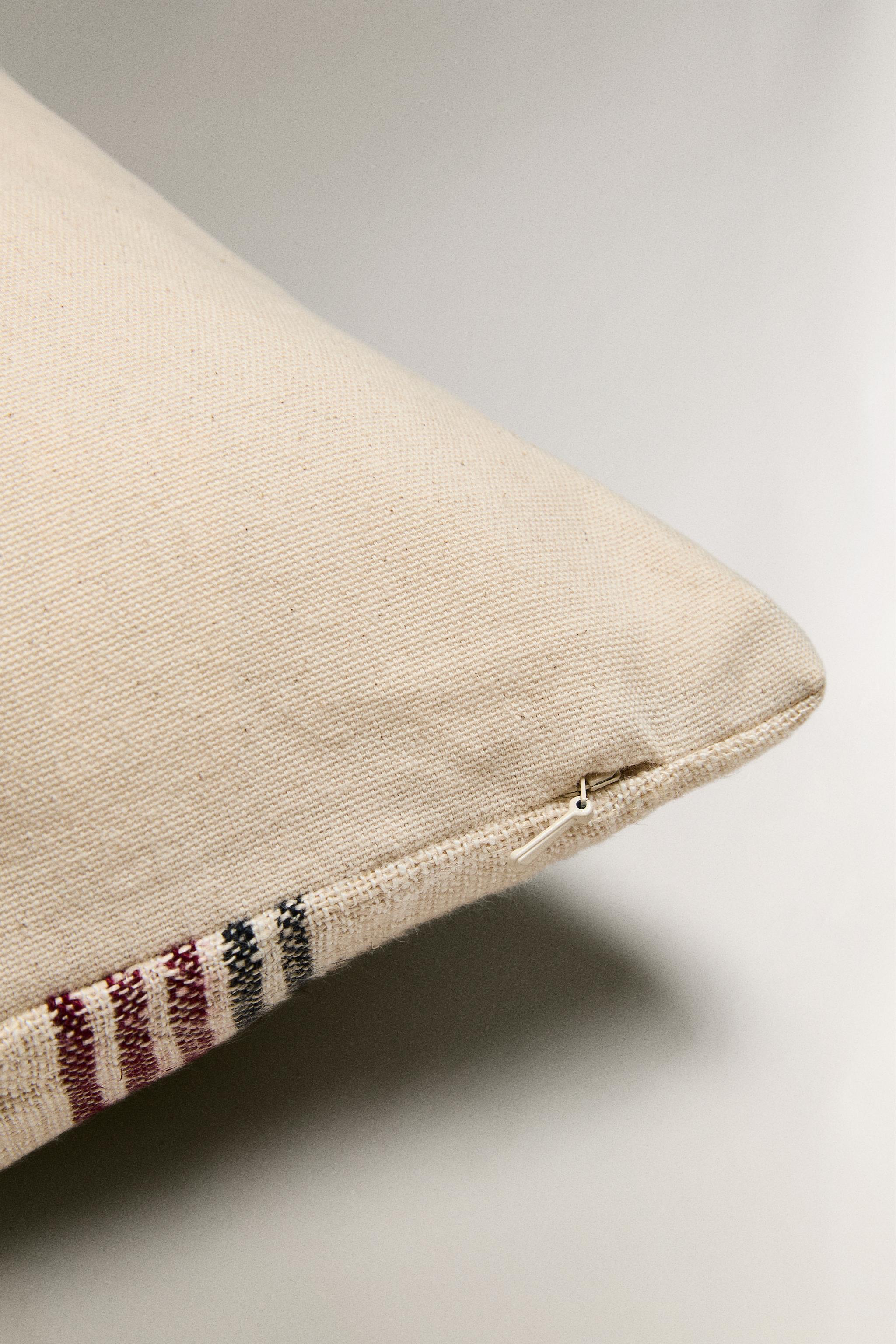 HOUSSE DE COUSSIN BRODERIE LINÉAIRE NOËL