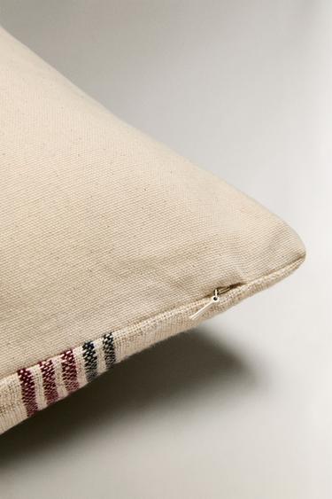 CHRISTMAS CUSHION COVER WITH LINEAR EMBROIDERY - Ecru by Zara - Image 3