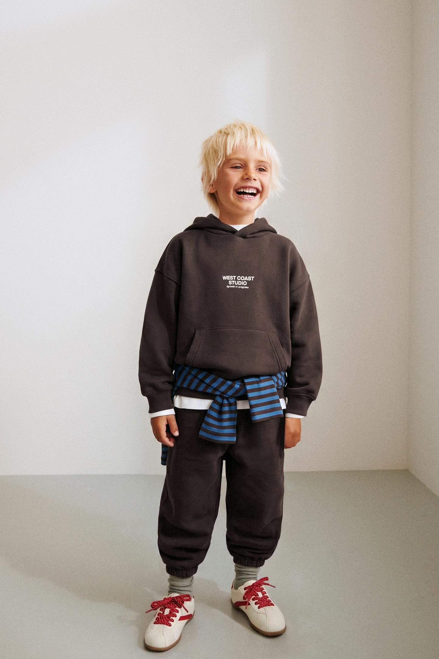 Детский комплект Zara Hoodie and Jogger Pants Set, цвет: Коричневый — фото 1