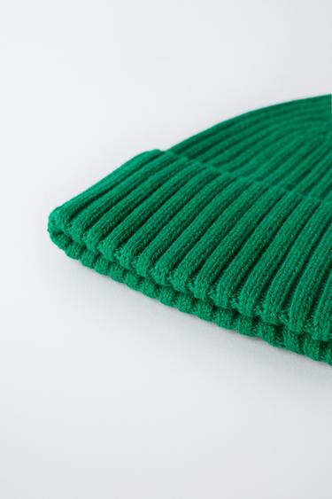 GORRO PUNTO LISO - Verde de Zara