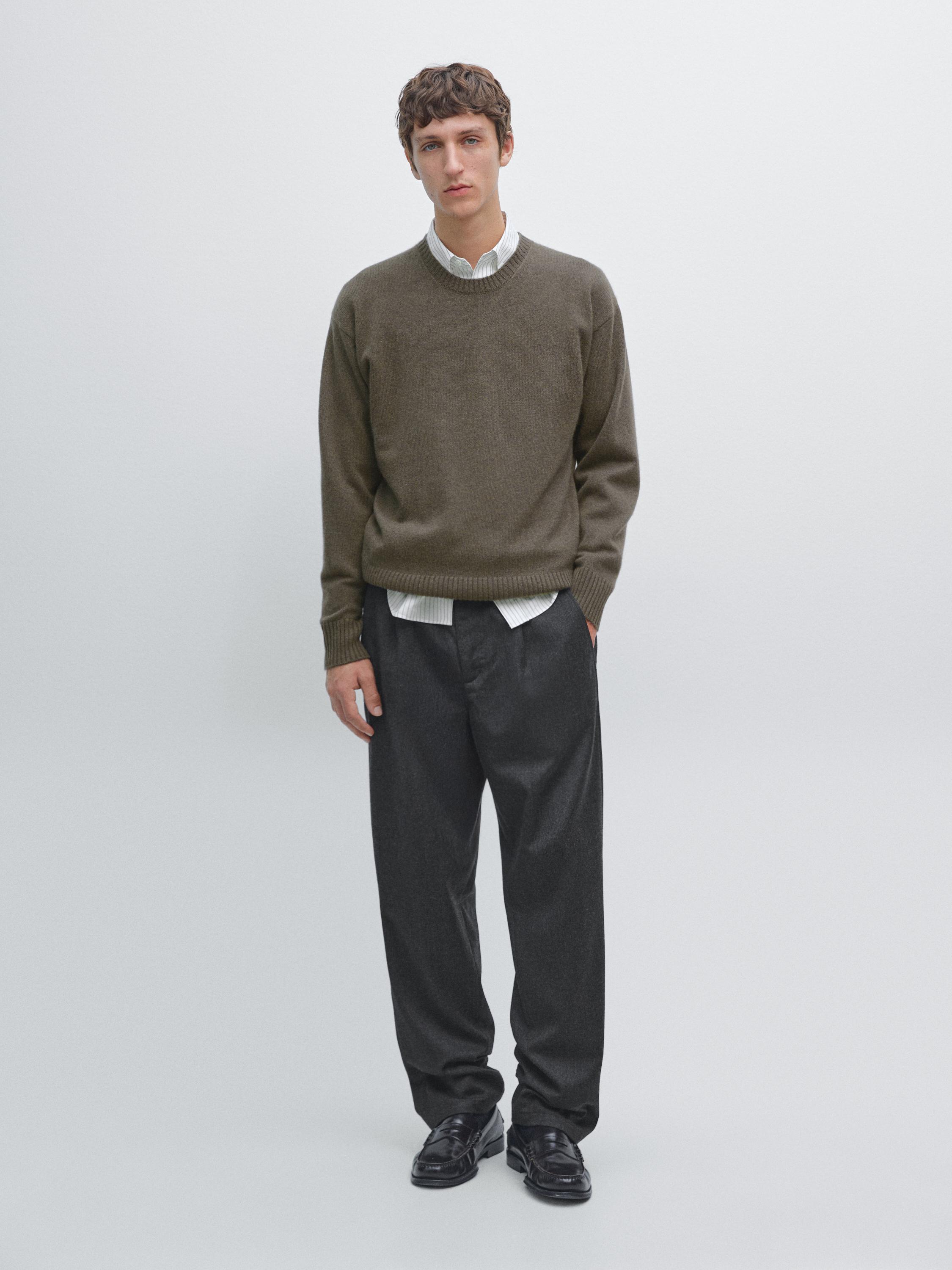 Crew neck cashmere sweater