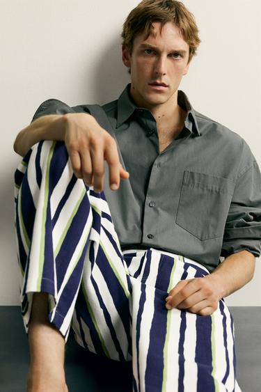 PANTALON STRAIGHT FIT À RAYURES - Bleu marine de Zara - Image 4