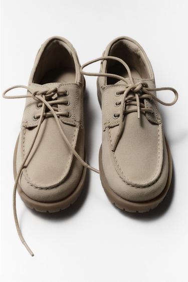 CHAUSSURES BATEAU EN DAIM - Blanc écru de Zara