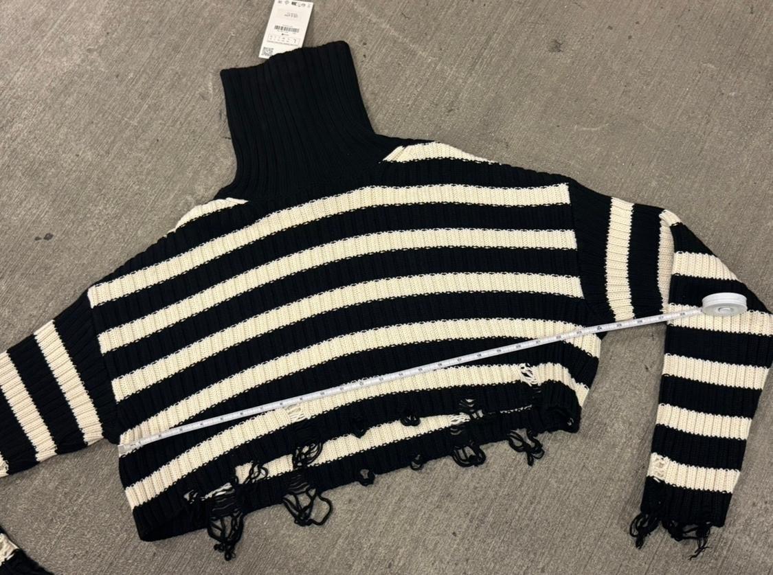 STRIPED CROP KNIT SWEATER - Image 3