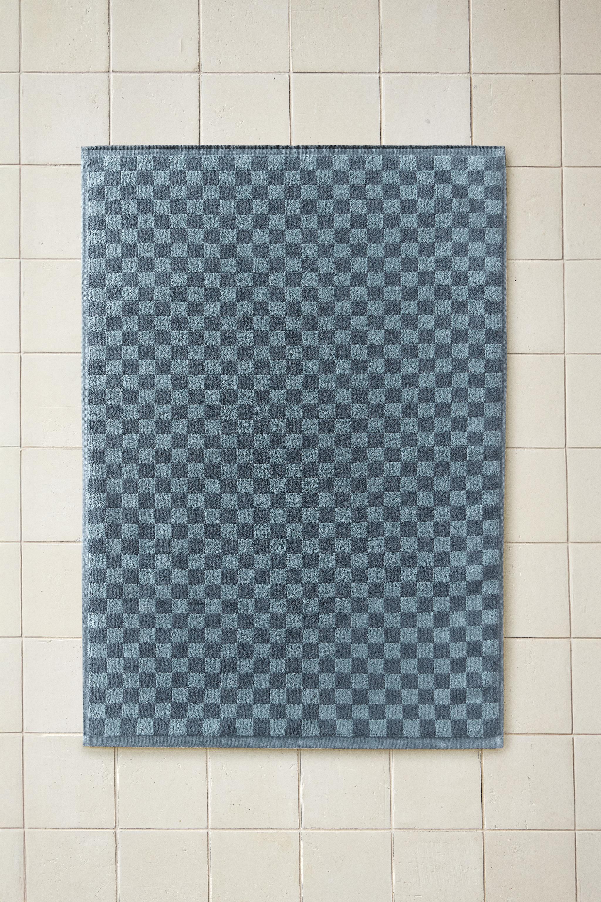 CHEQUERED BATH MAT — Blues