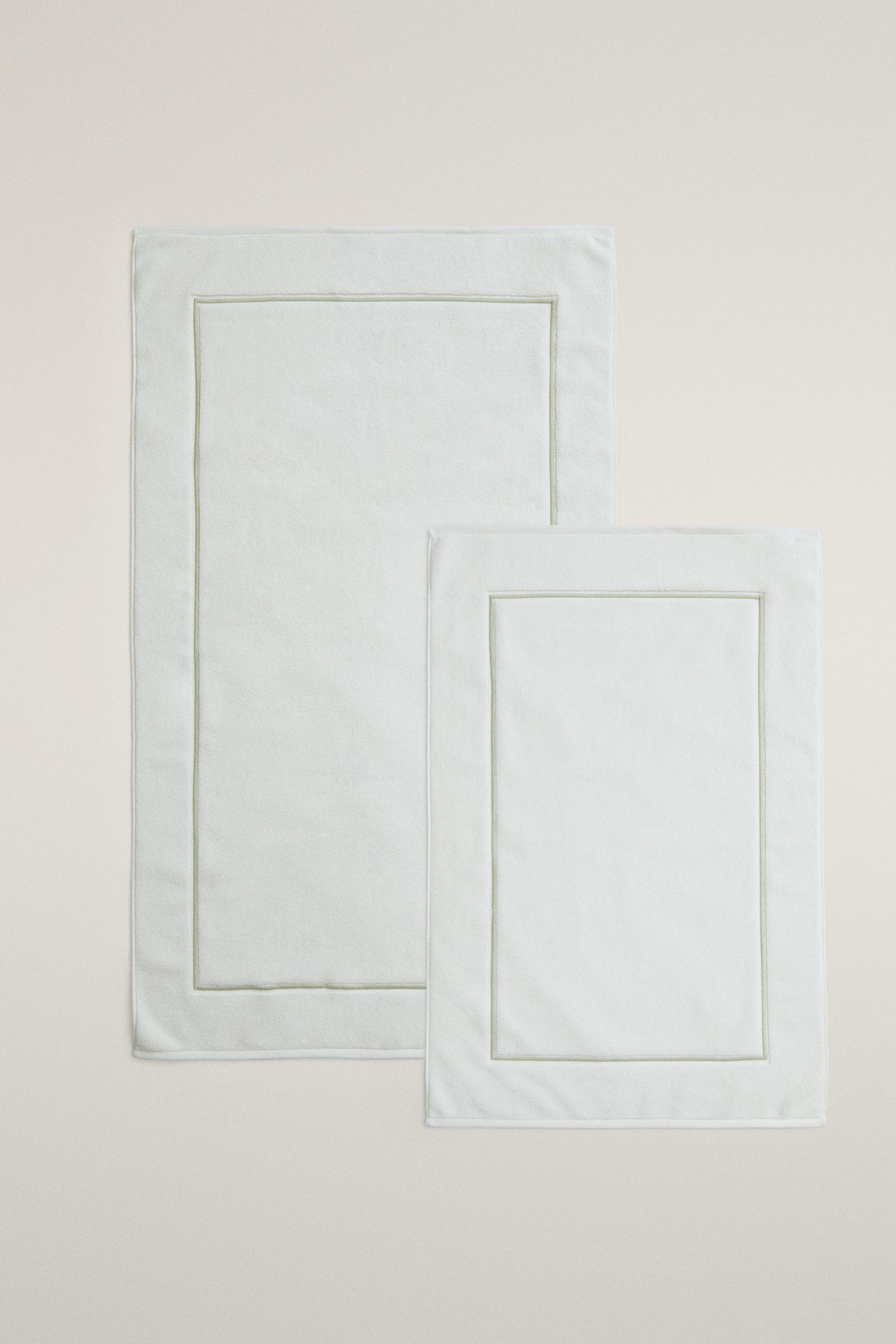 EMBROIDERED SCALLOPED BATH MAT — Light green