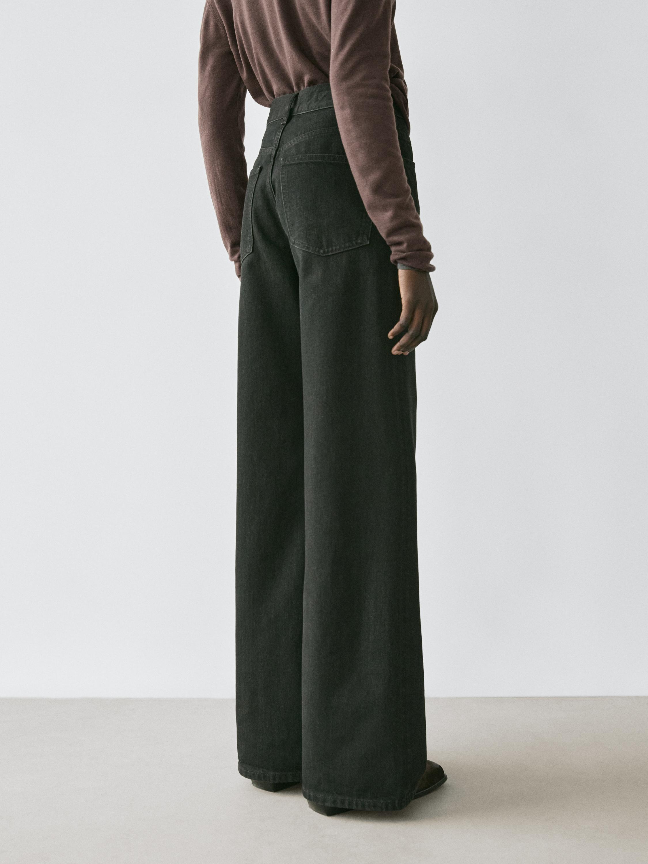 Straight-leg high-waist jeans
