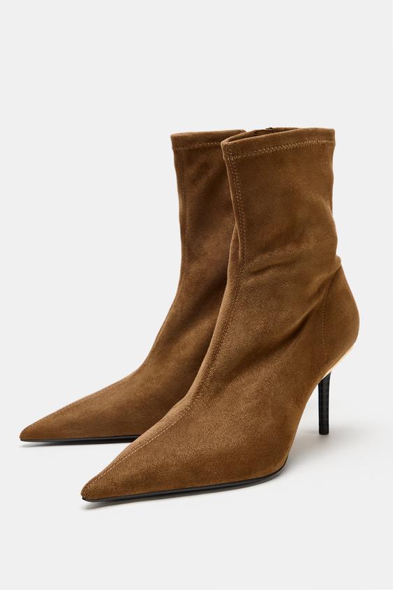 BOTTINES TALONS DÉTAIL MÉTALLIQUE - Gris taupe de Zara - Image 4