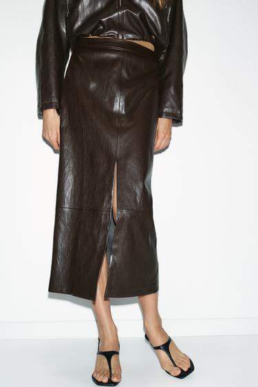 JUPE MI-LONGUE MATIÈRE SYNTHÉTIQUE - Marron de Zara