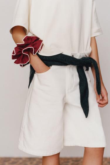 SCRUNCHIE WITH CONTRAST PIPING - Burgundy by Zara