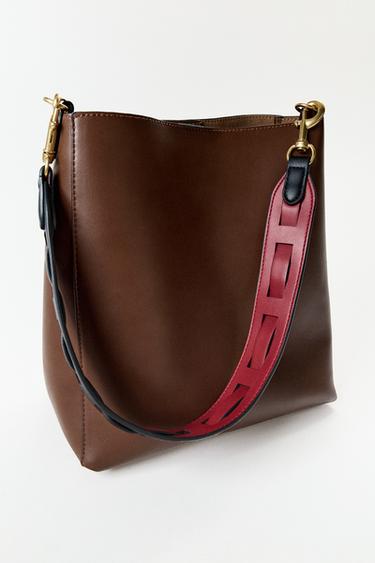 BOLSA SACO DETALLE ASA - Tostado oscuro de Zara
