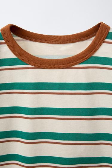 T-SHIRT RAYURES LISERÉS - Écru / Vert de Zara - Image 2