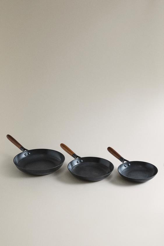 IRON FRYING PAN - Black by Zara - Image 0