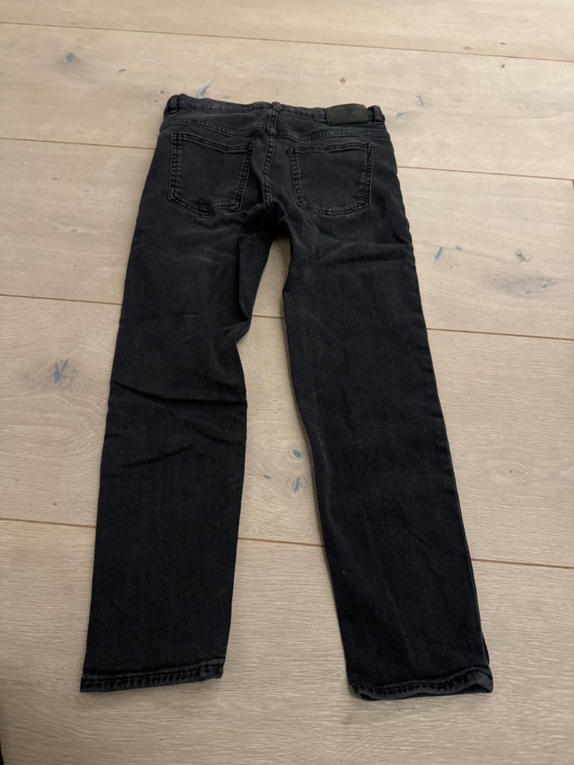 JEANS STRAIGHT FIT ROTOS - Image 2