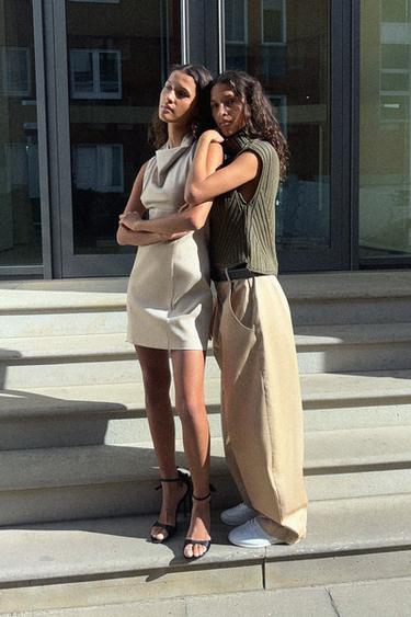 ROBE COURTE À COL DRAPÉ - Beige de Zara - Image 1