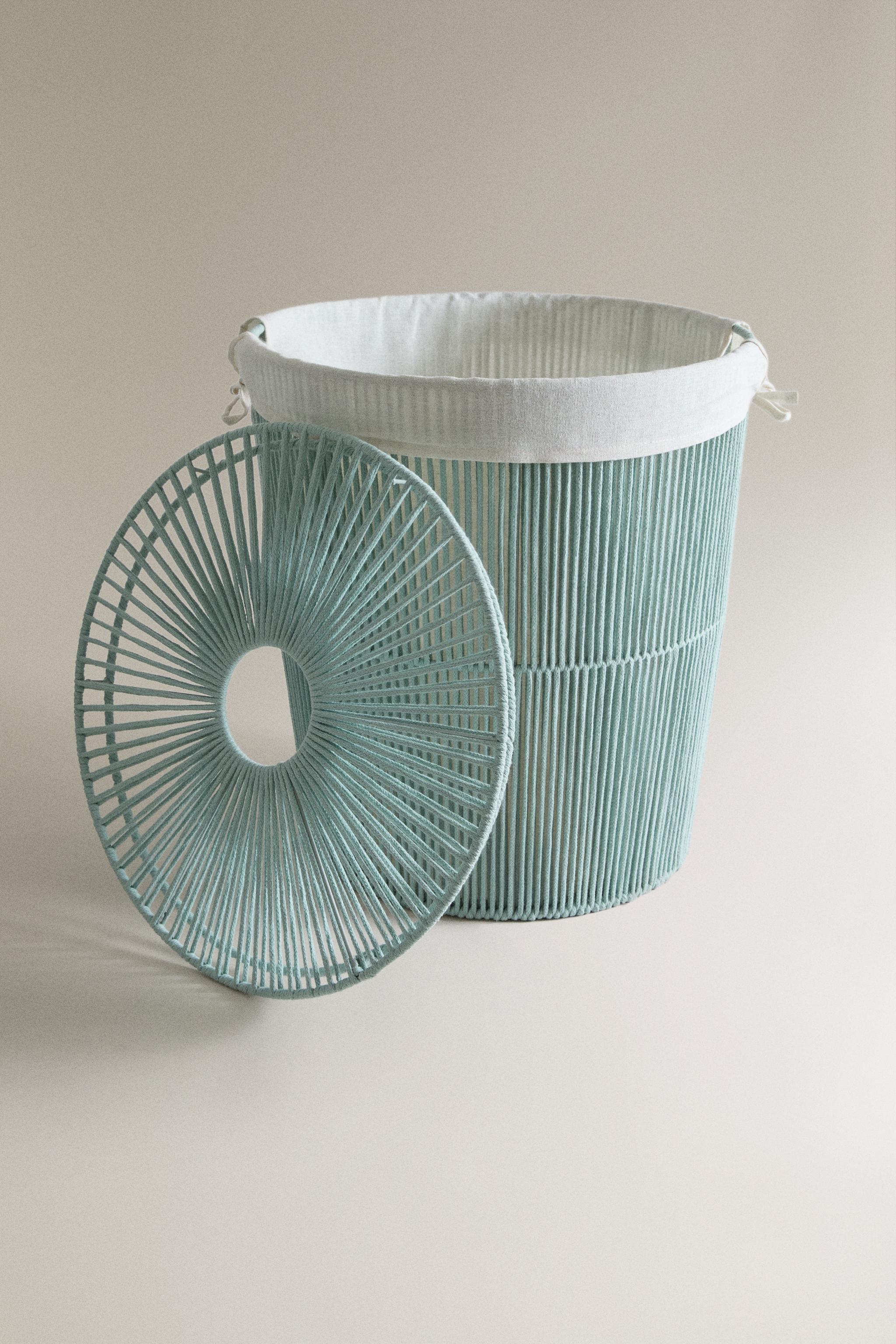 COTTON LINED LAUNDRY BASKET WITH LID — Sea green