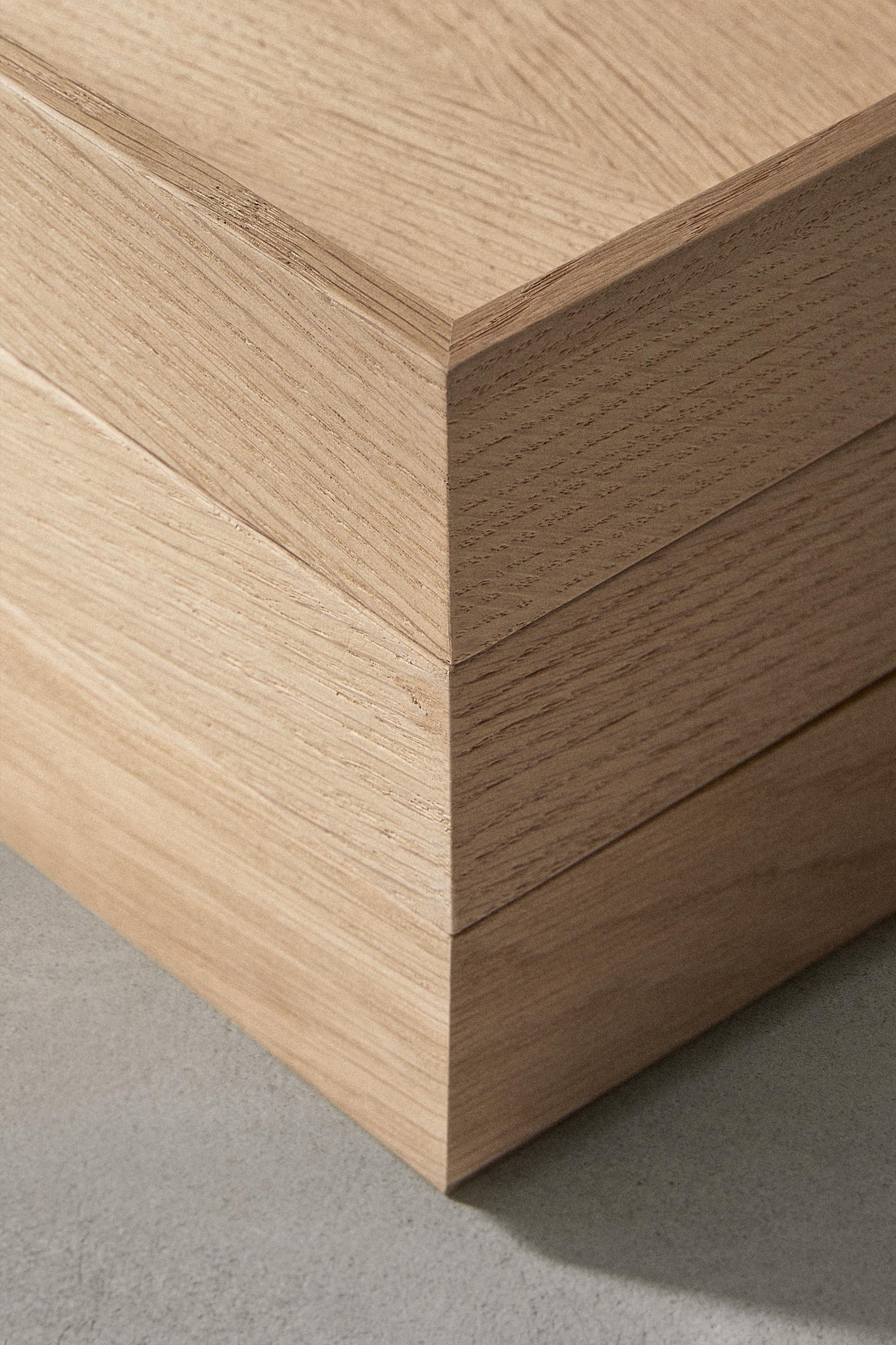 TRAY 01