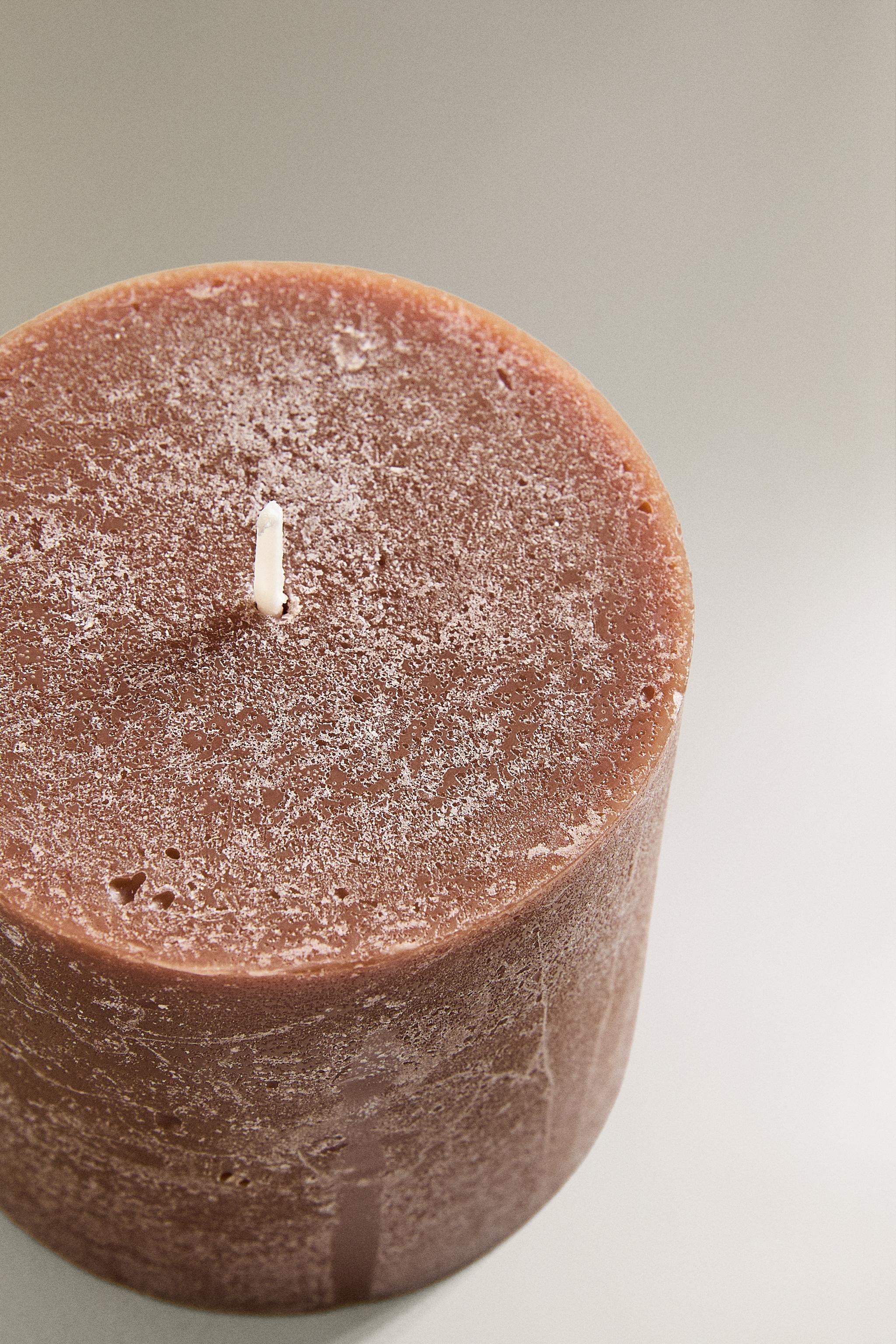 SMALL SALTED CARAMEL CYLINDRICAL SCENTED CANDLE