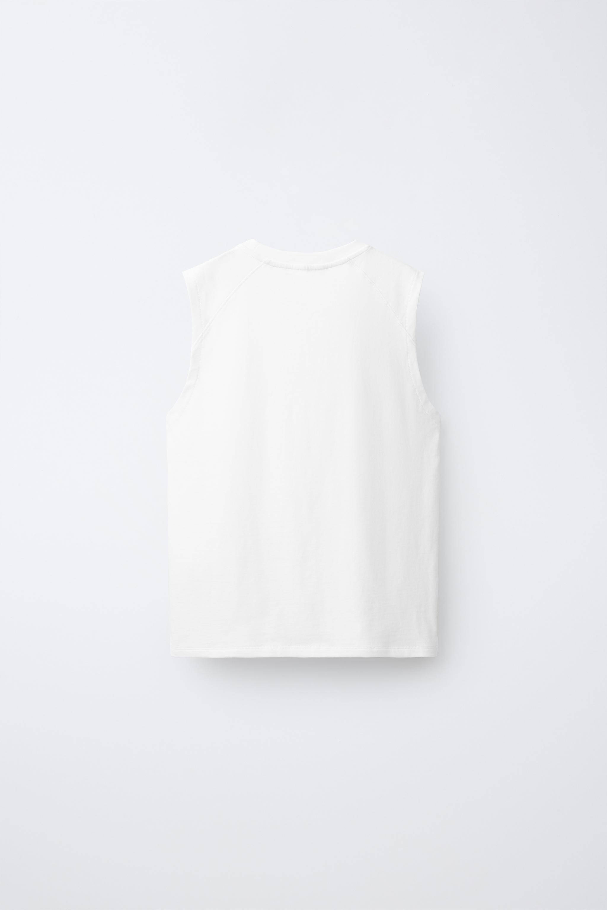 SLEEVELESS TOP