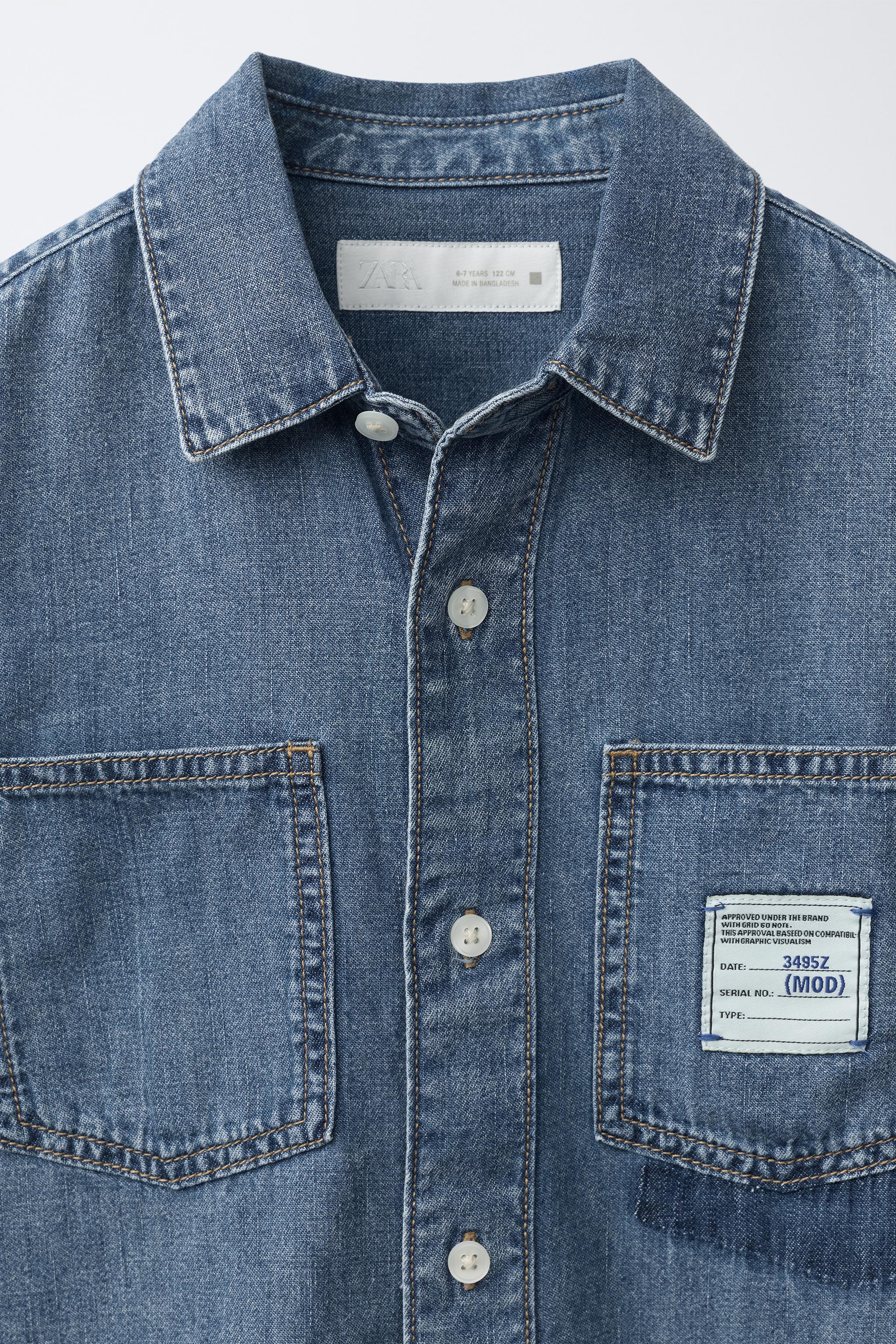 CHEMISE EN JEAN AVEC ÉTIQUETTE