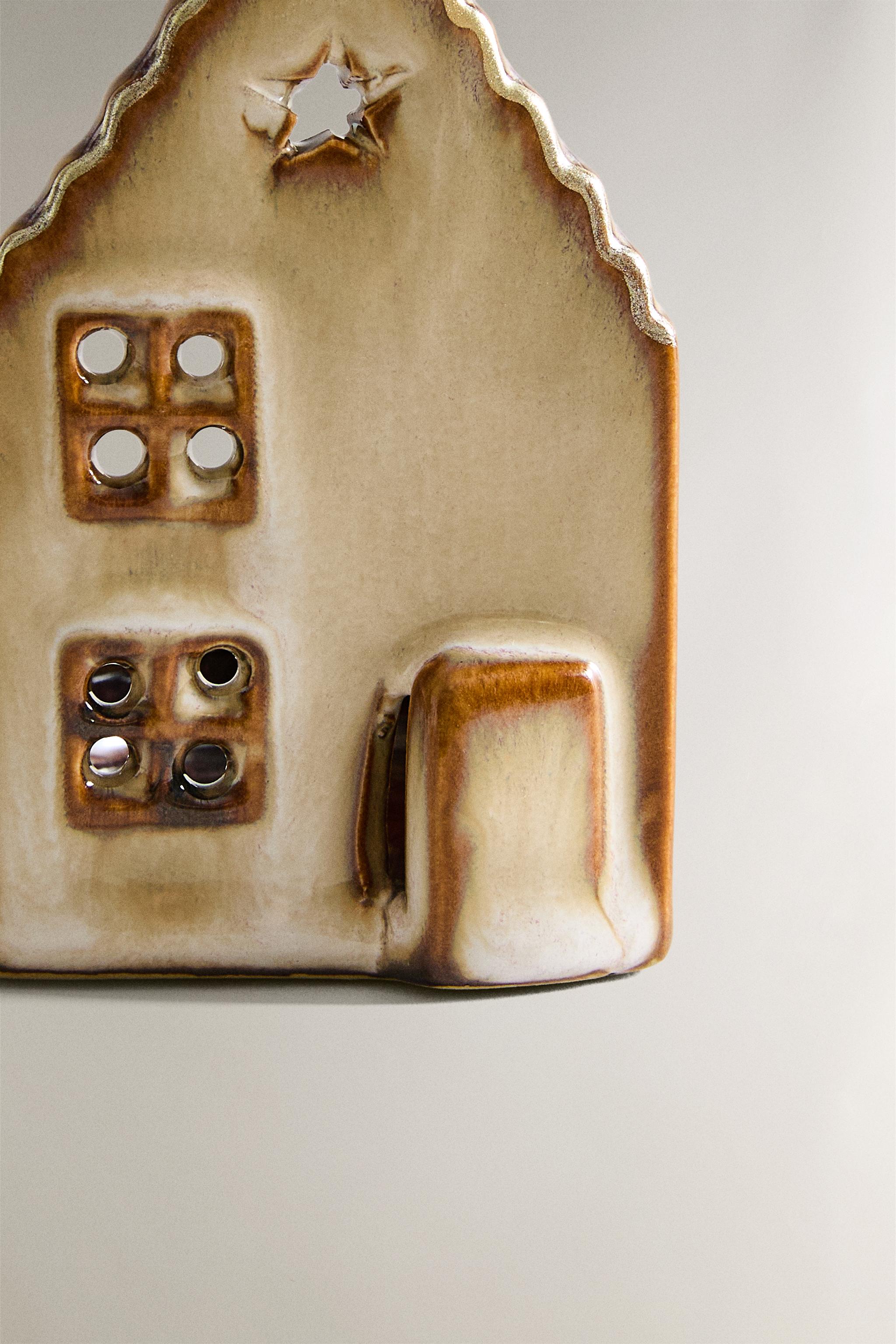 CHRISTMAS STAR CERAMIC HOUSE TEALIGHT HOLDER