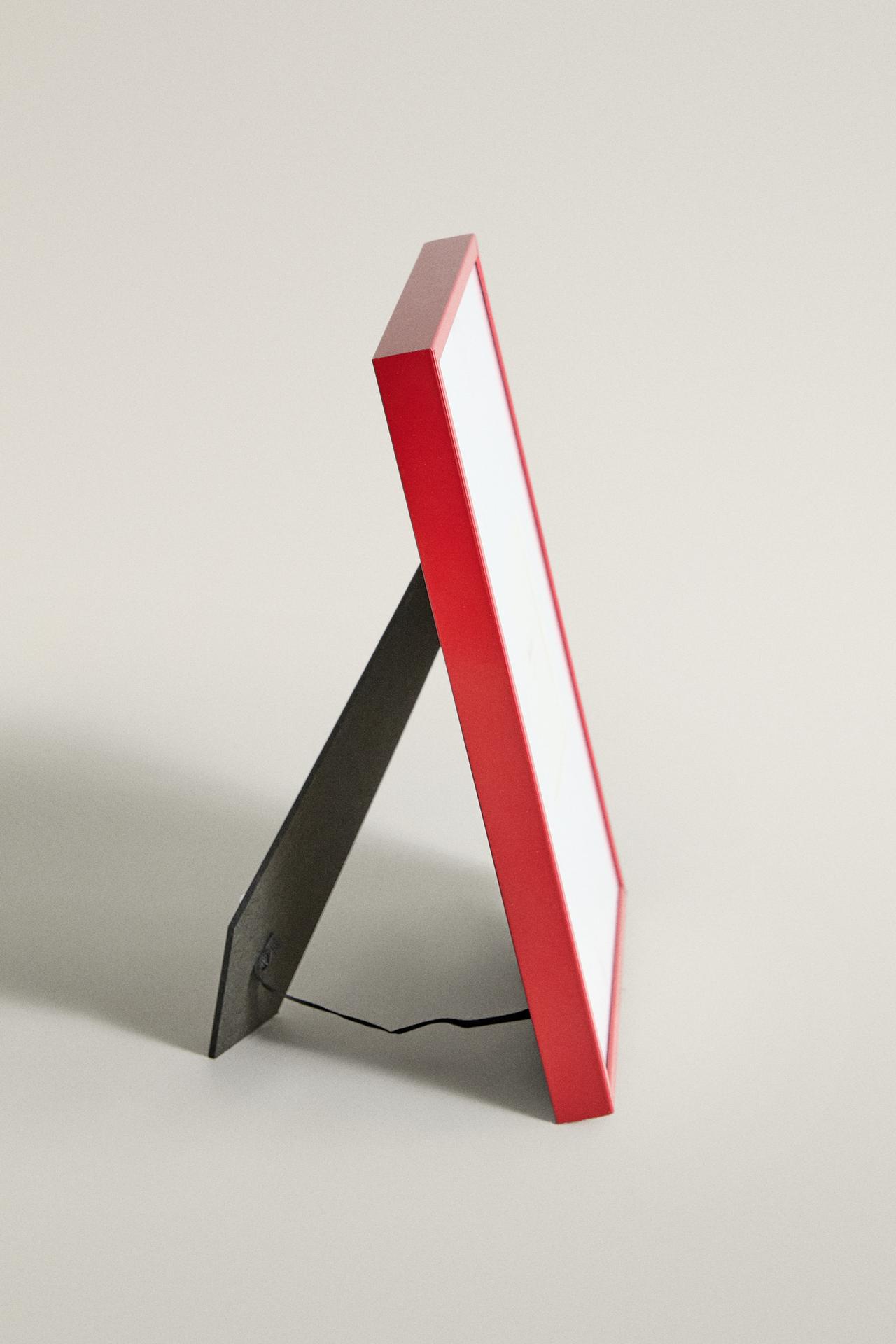 METAL PICTURE FRAME WITH MAT — Red