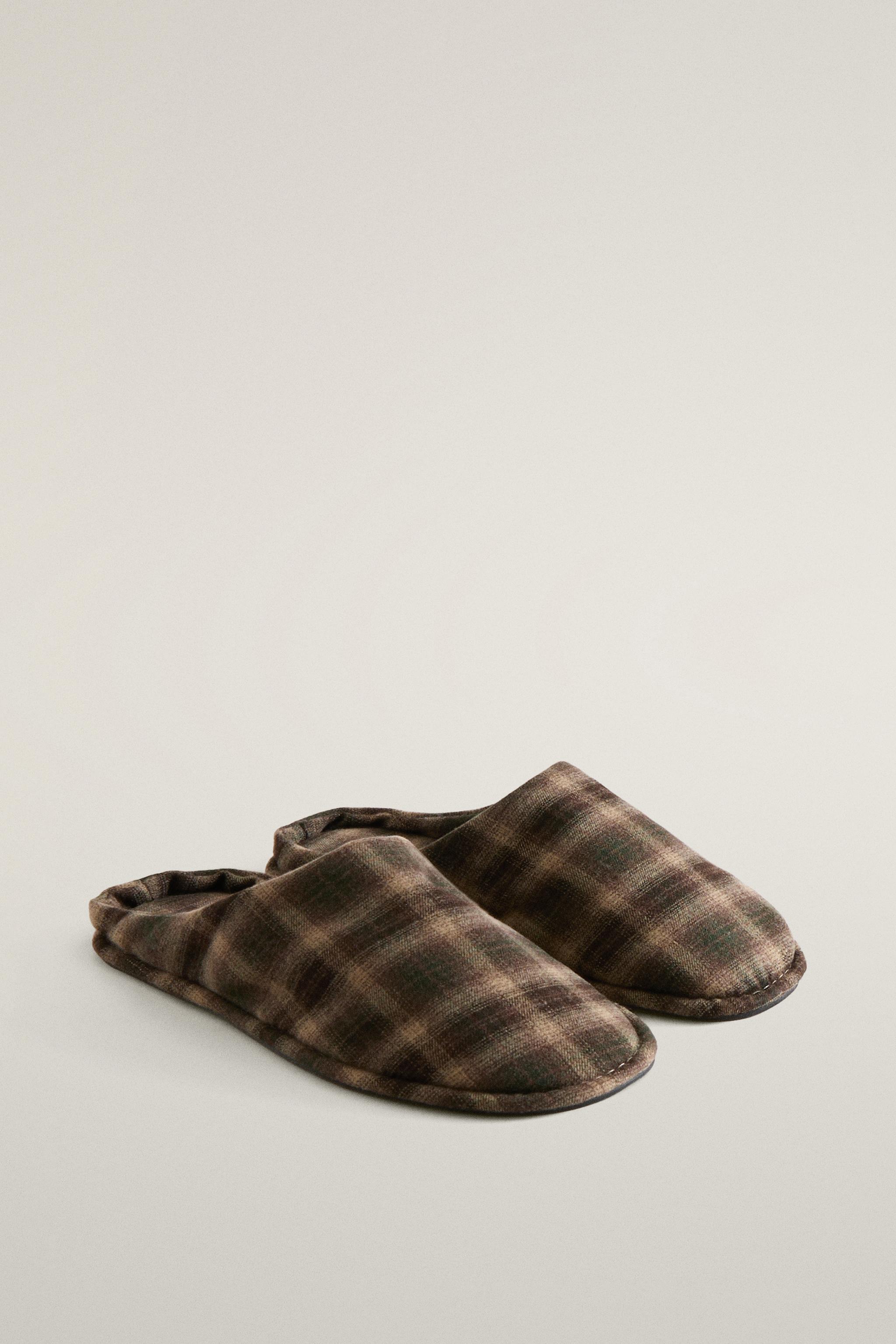 CHECK MULE SLIPPERS