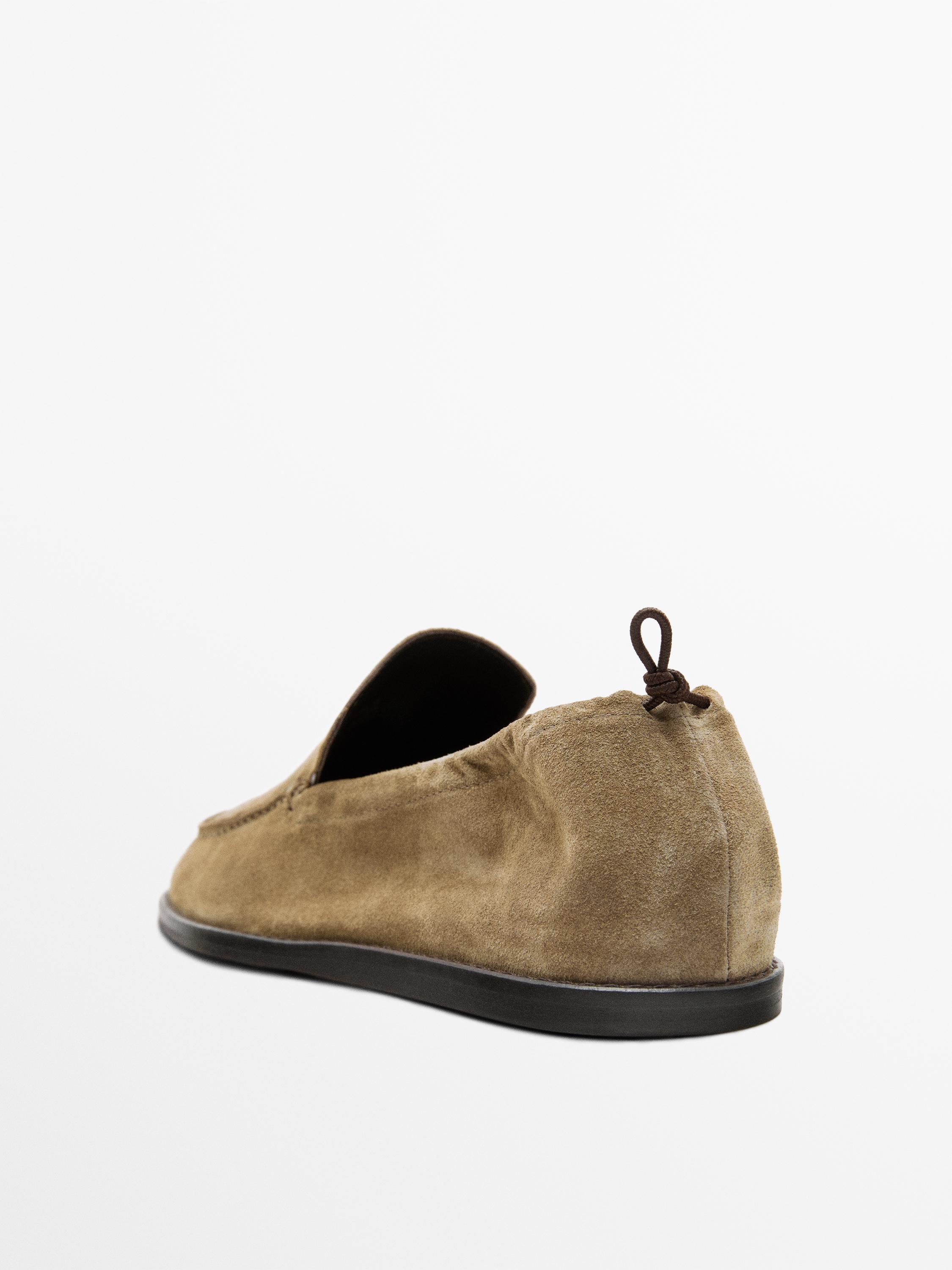 Mocassins en cuir souple froncés